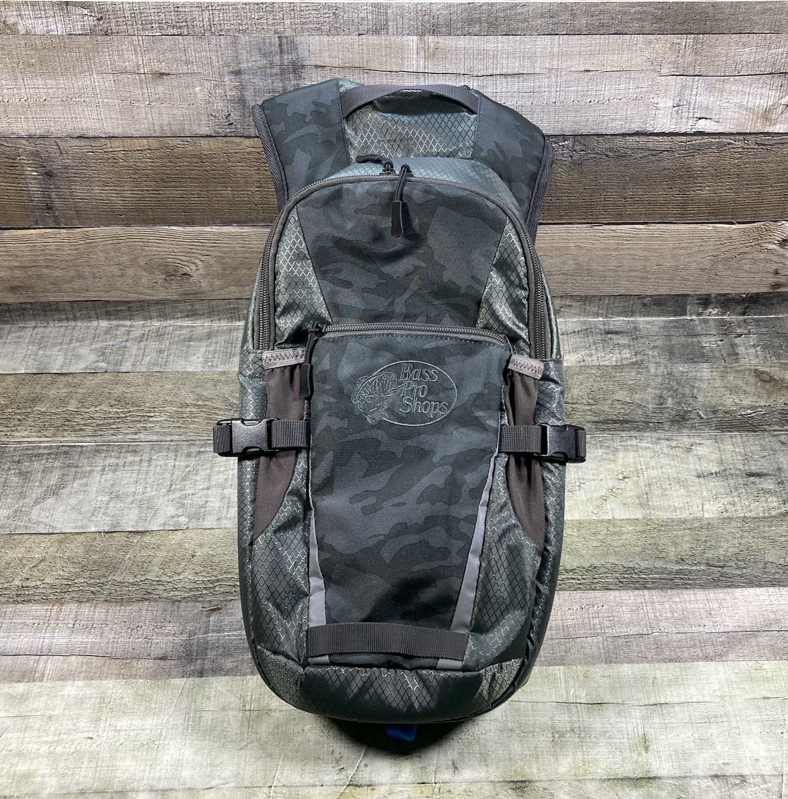 Bass Pro Shops Hydration Pack With Bladder &  Straw Looks Unused Fishing Hiking