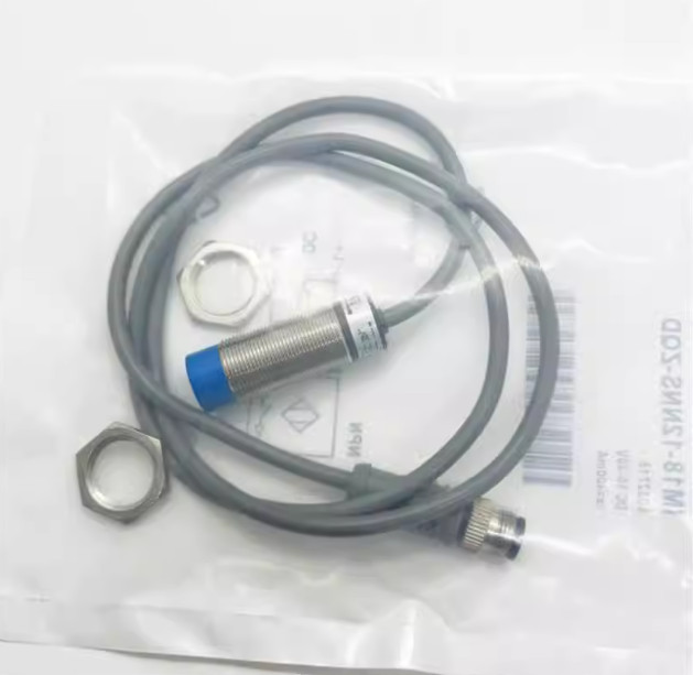 New In Box SICK IM18-12NNS-ZQD DC 3-Wire Cylindrical Proximity Sensor