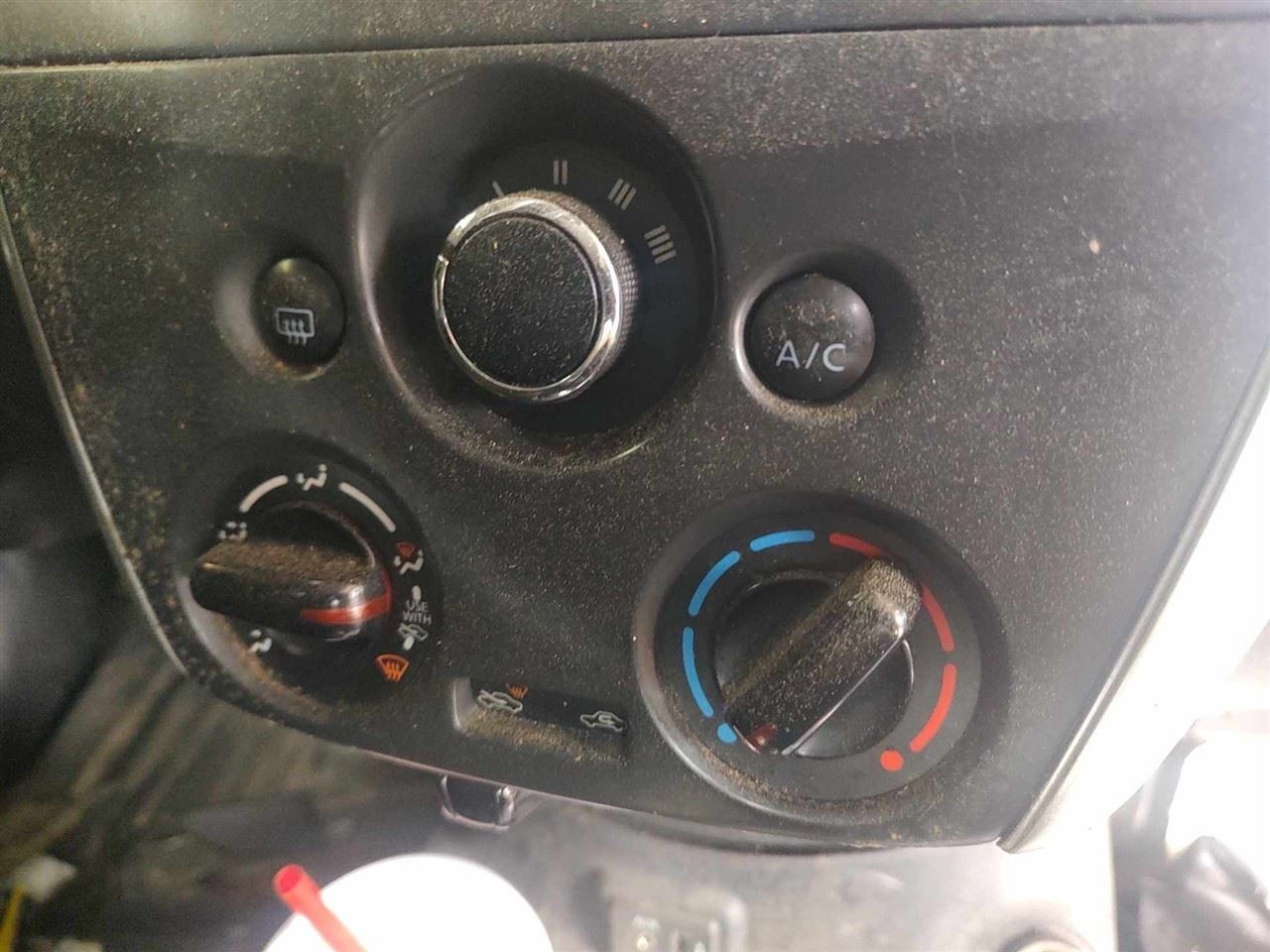 VERSA 2019 Fuse Box Cabin 6787