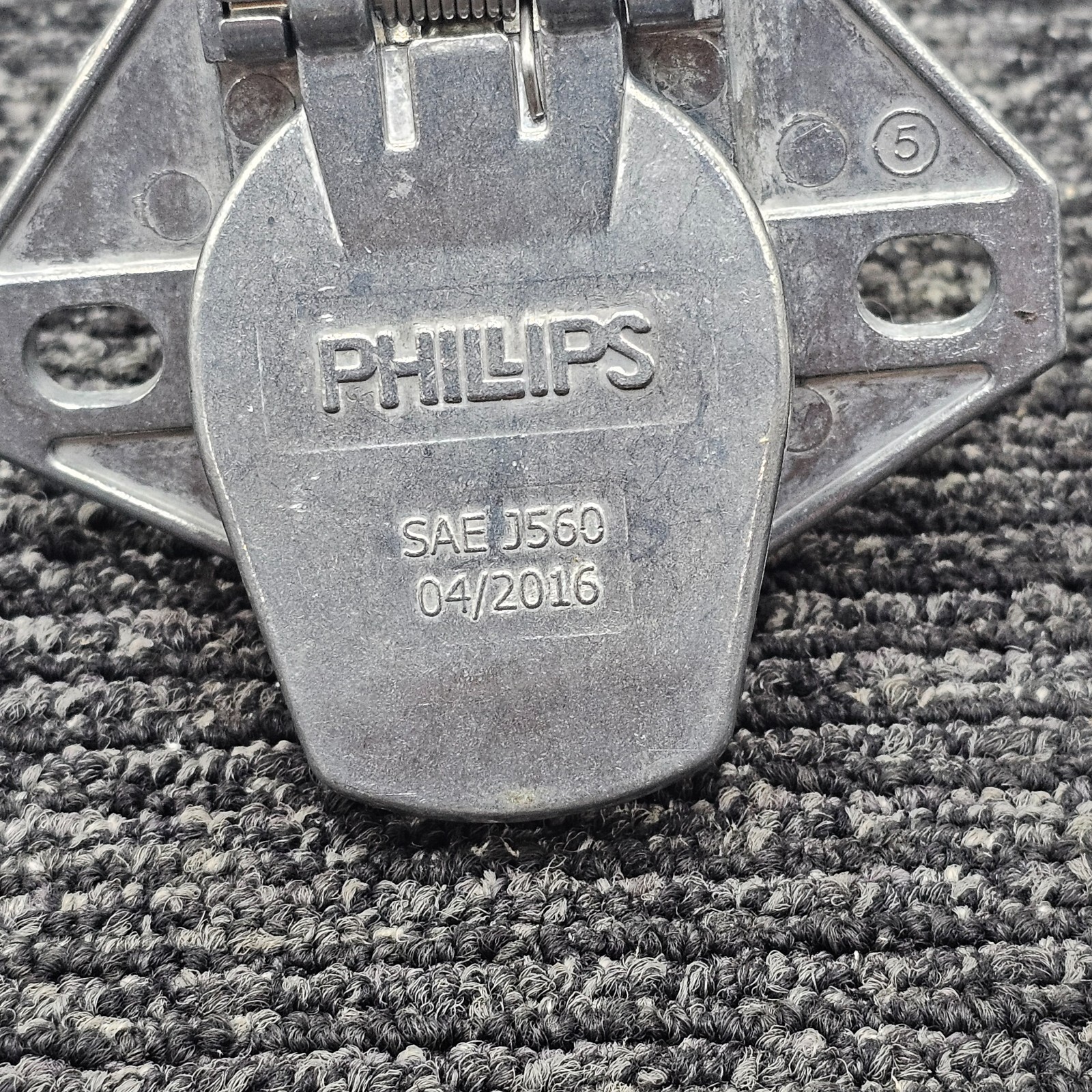 (QTY 2) Phillips 15-720 7-Wire Trailer Socket Plug, Zinc-Die Cast SAE J560