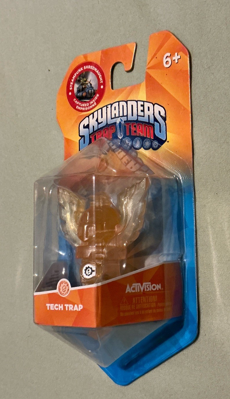 Skylanders Trap Team Tech Flying Helmet Trap w/ Steampunk Shrednaught inside