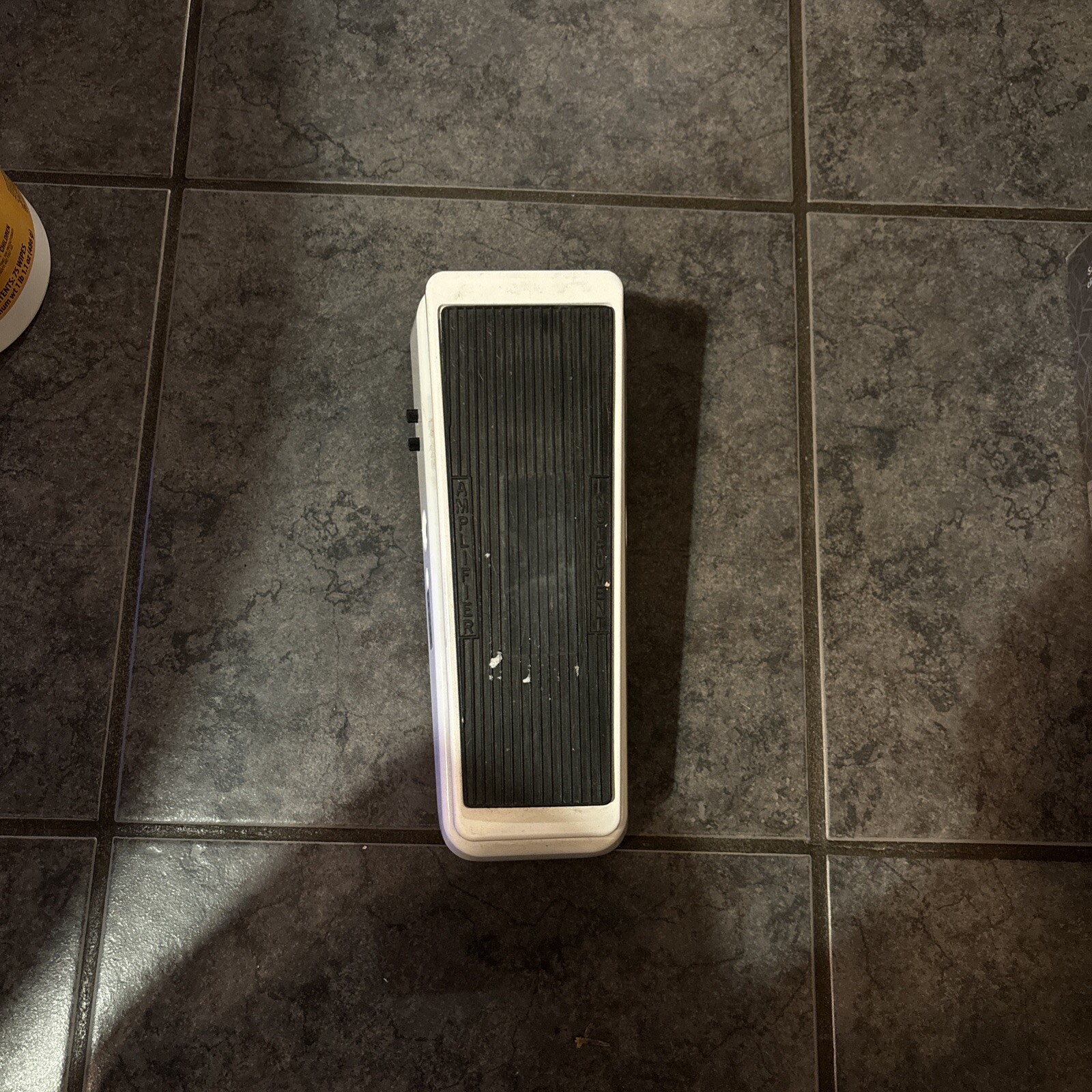 Dunlop CBM105Q Cry Baby Mini Bass Guitar Wah Effects Pedal White Very Good