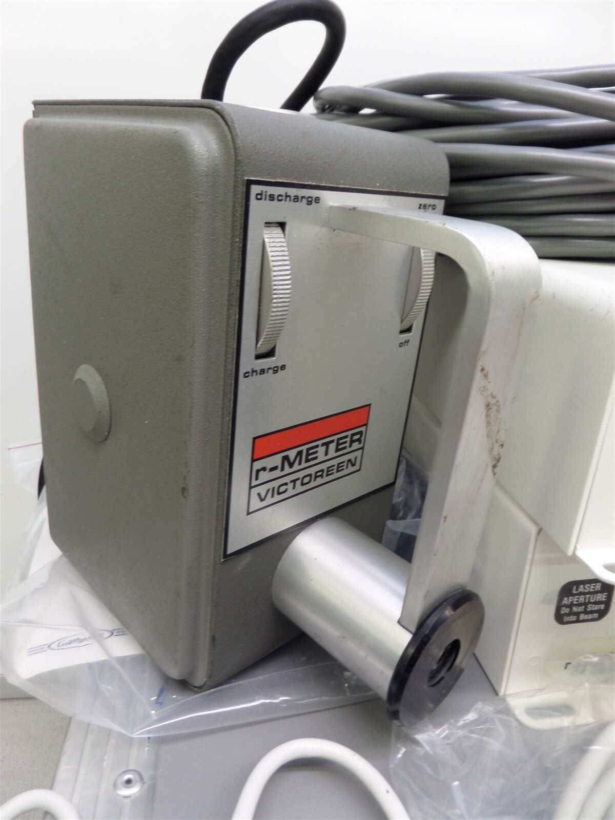 Wellhofer MD 240 Multi Channel Dosimeter Electrometer w/ Case & Accessories