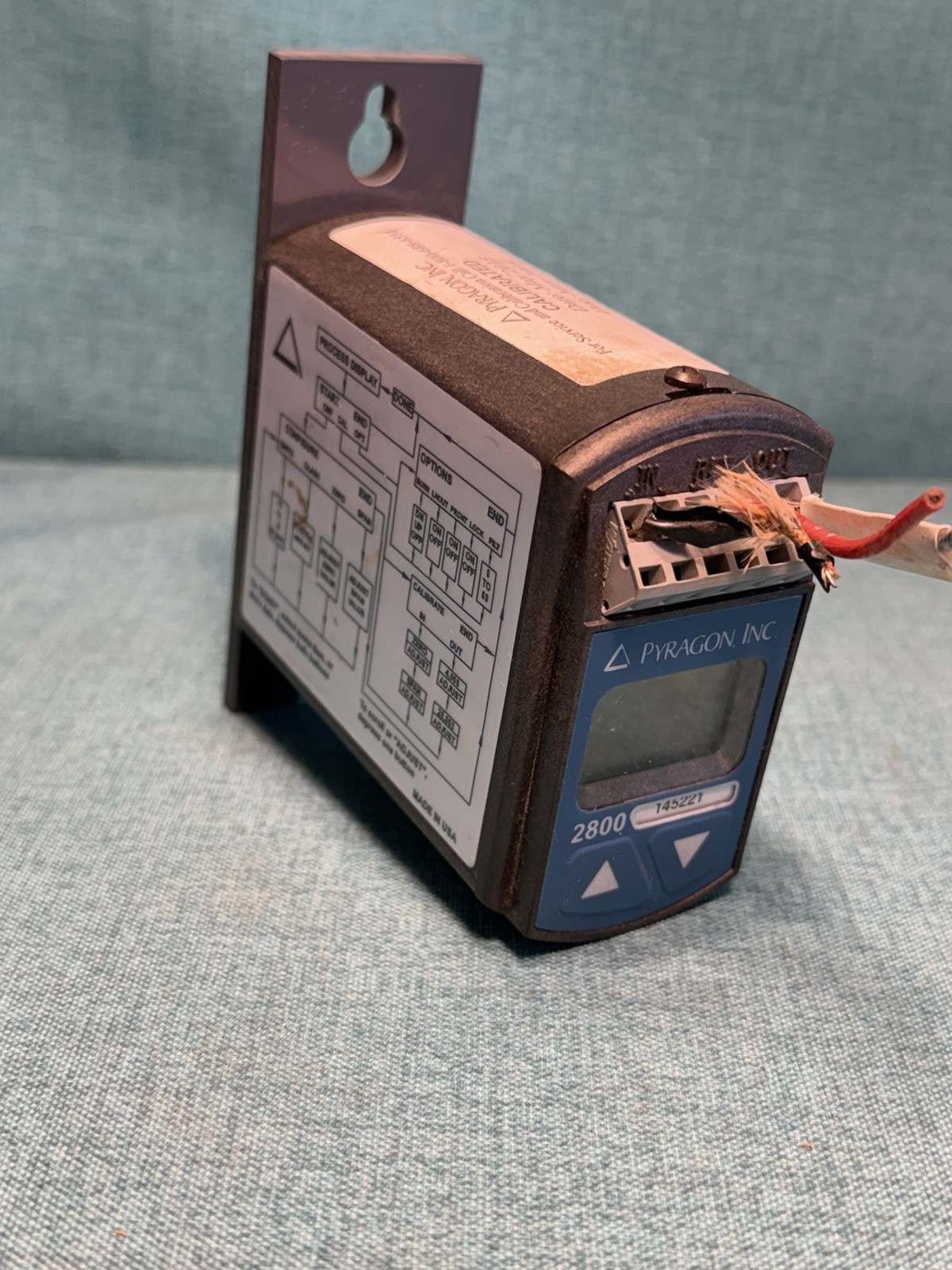 USED Pyragon 2800T Universal Temperature Transmitter