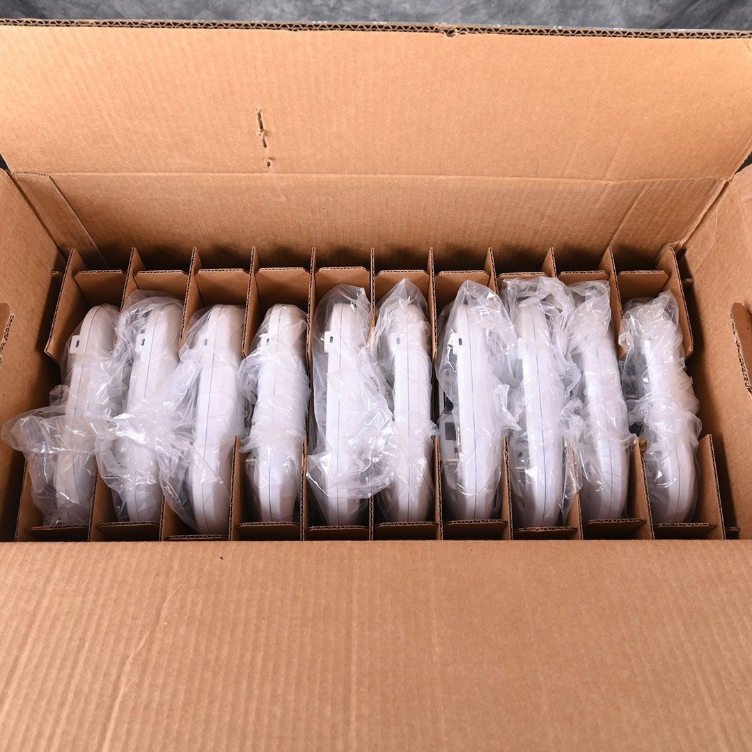 Cisco Box of 10 AIR-CAP2702E-A-K9 Wireless Access Point (Never Used)