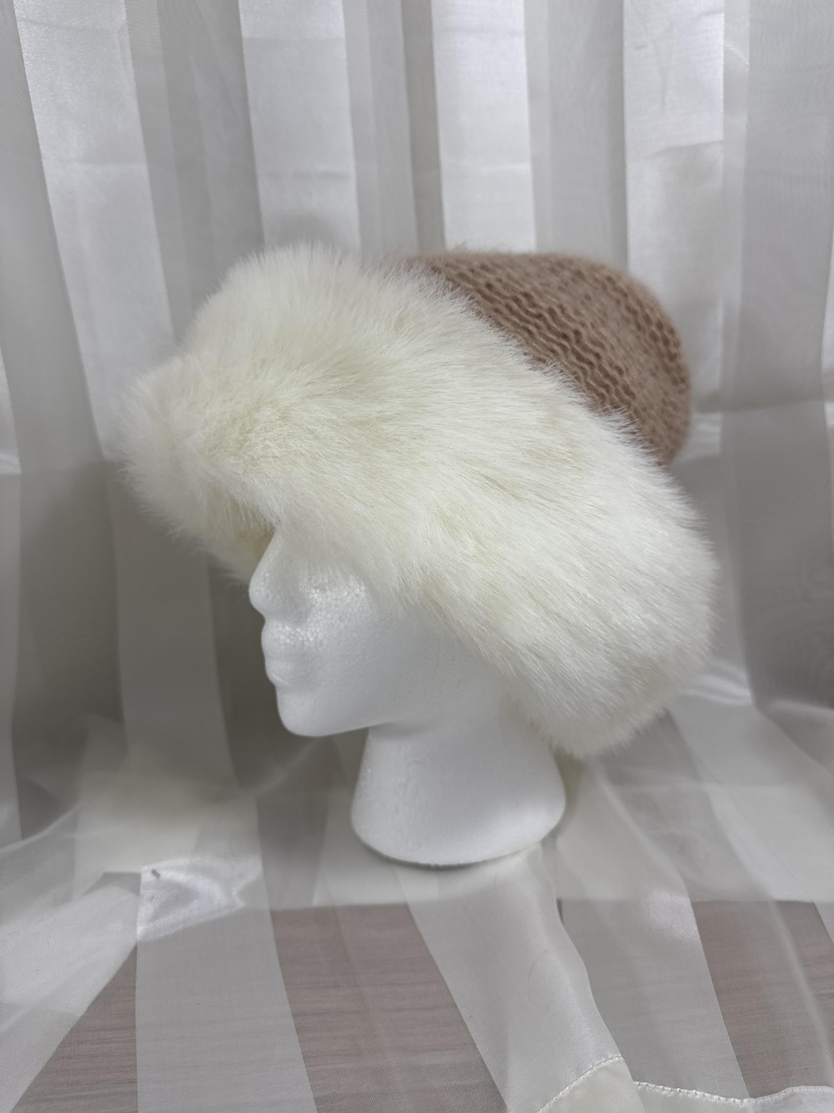 Cossack Hat Womens One Size White Faux Fur Knit Lined Winter Warm Cozy