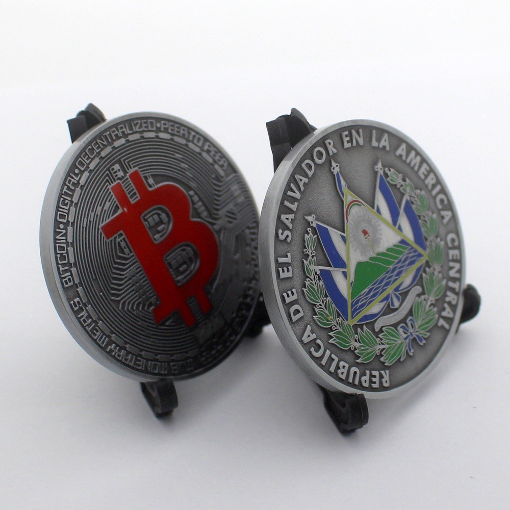 El SALVADOR CHALLENGE Coin bitcoin 2 INCHES FIRST COUNTRY TO ADOPT BITCOIN