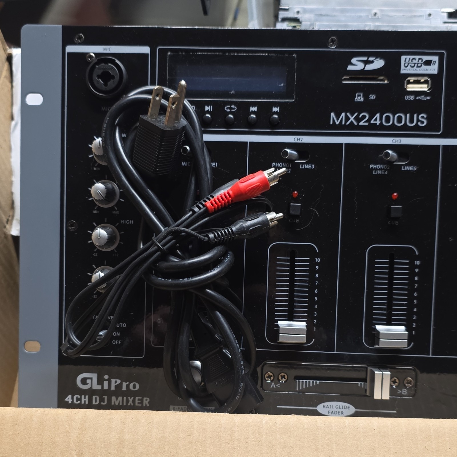 GLiPro MX2400US Rack-Mount DJ Mixer, 4-Channel, USB/SD, DSP Effects