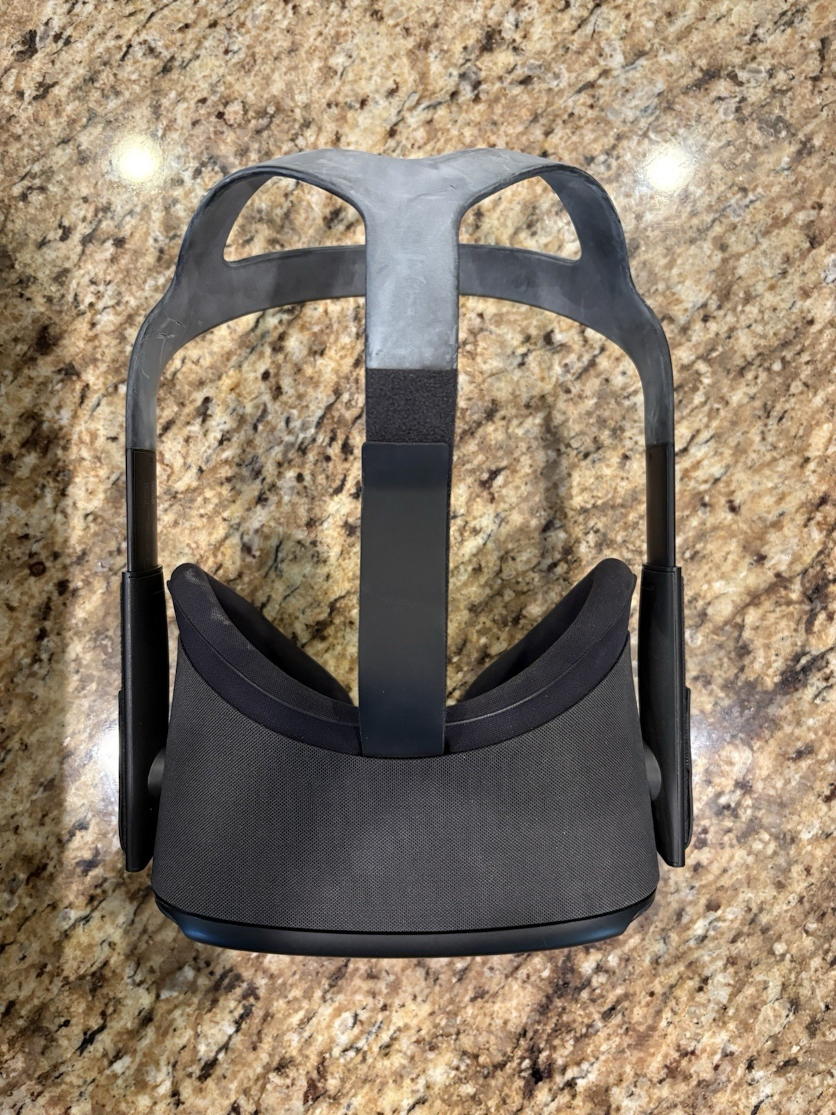 Occulus Quest 1 Virtual VR Headset with Accessories, Case, And Box