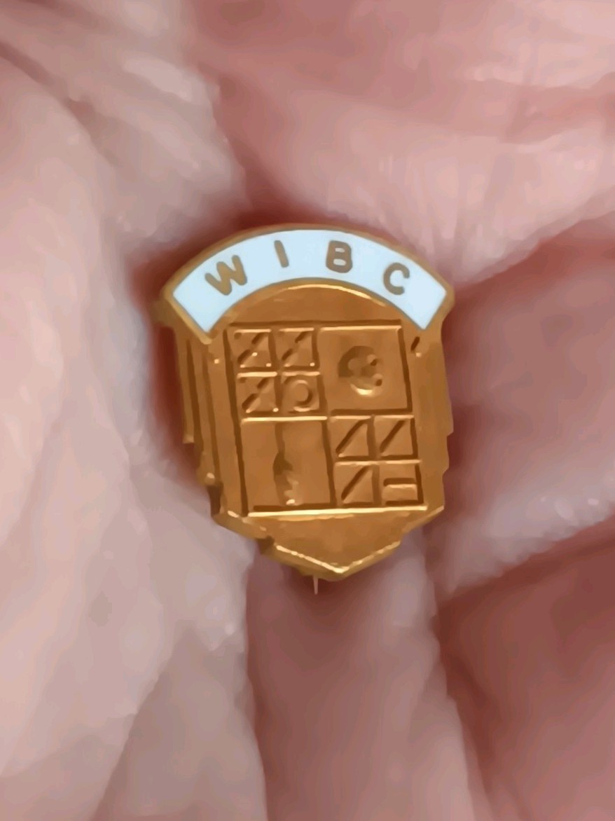 Vtg Esco 1/20 GF Gold Filled WIBC Women International Bowling Congress Pin
