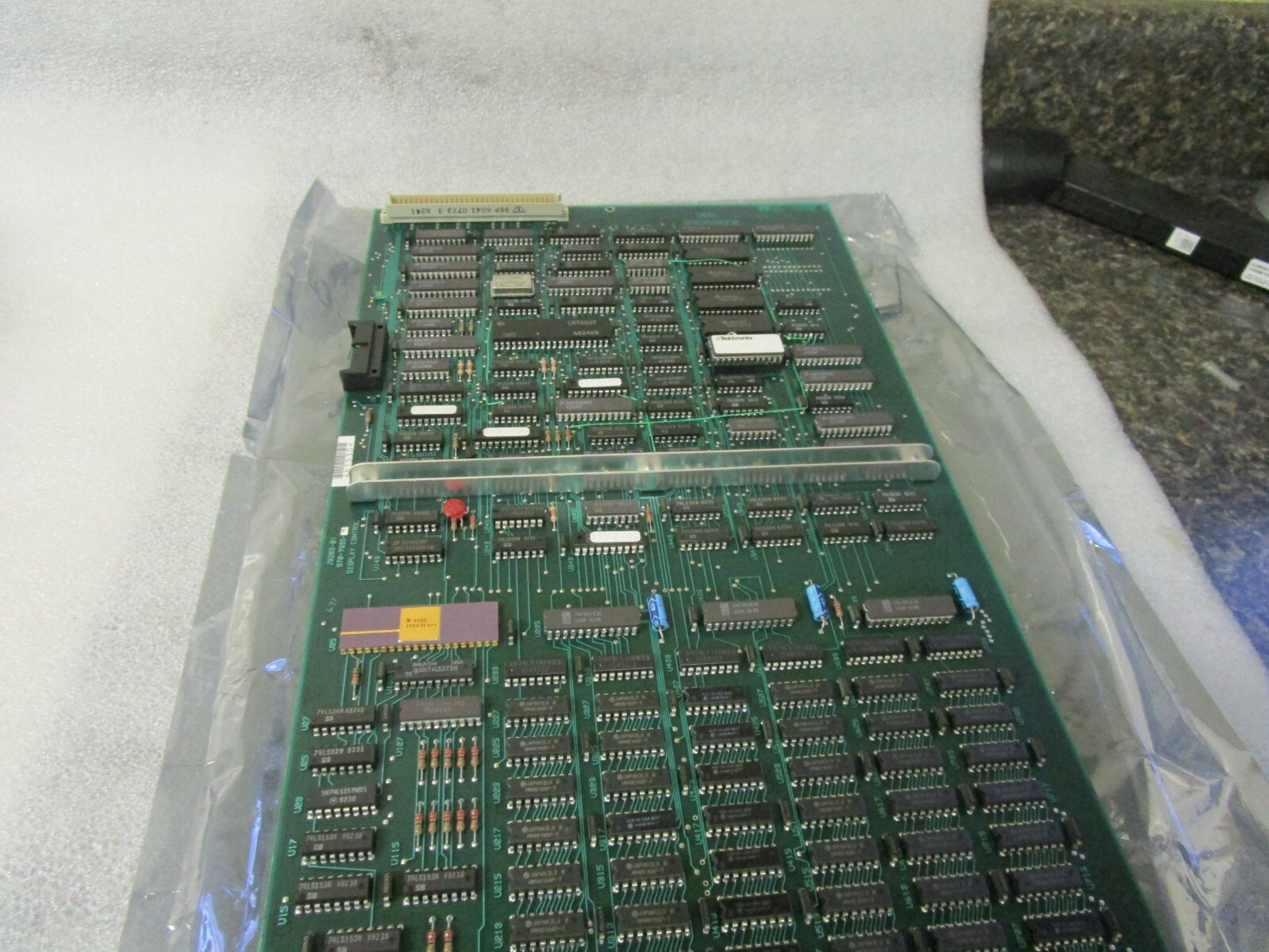 Tektronix Display Control Board 670-7935-16 J8263-01