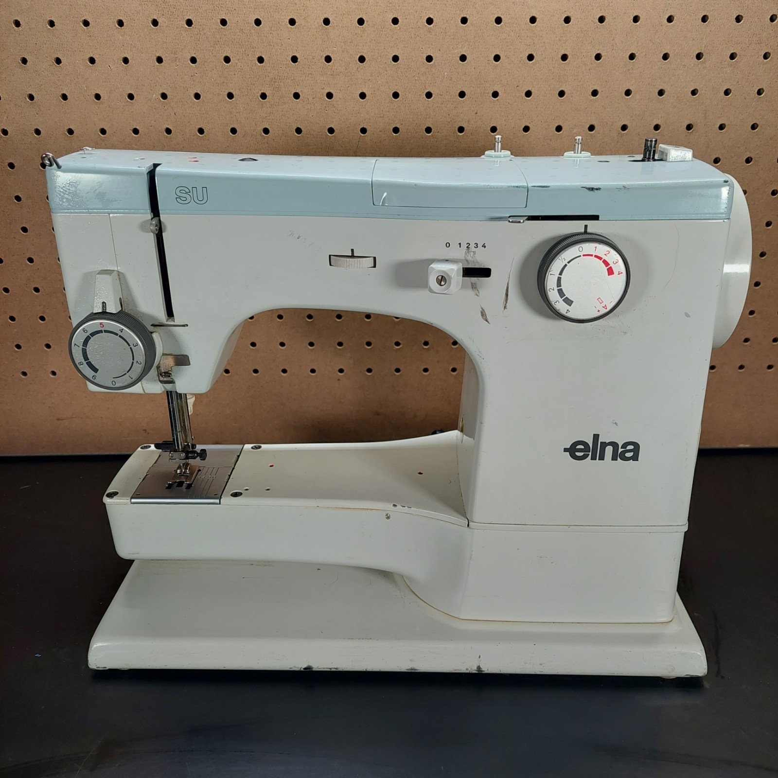 Elna Supermatic 62C Sewing Machine ONLY Parts or Repair UNTESTED