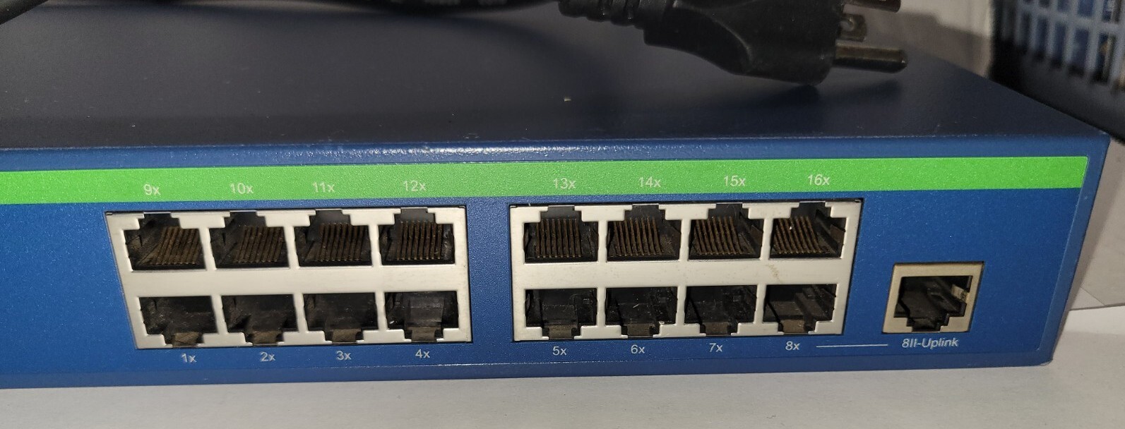 AOpen AOW-216U 16-Port 10/100 Fast Ethernet Switch