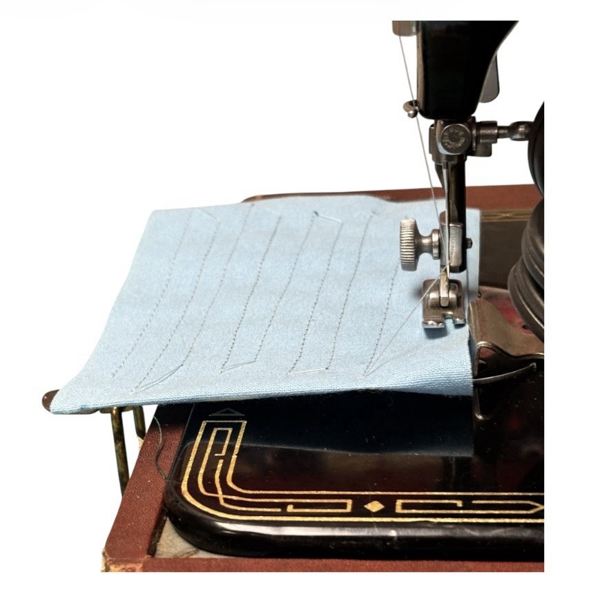 Vintage 1957 Singer Model 99K Sewing Machine W/ Case (Serviced)