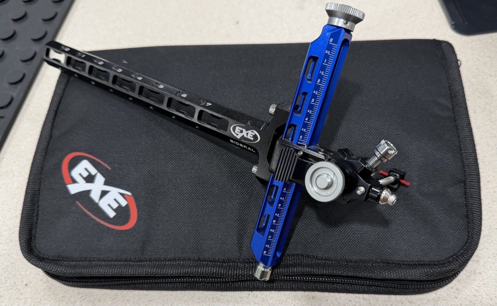 AVALON & EXE Target/Olympic Recurve Archery Bow Accessory Package - Blue/Black