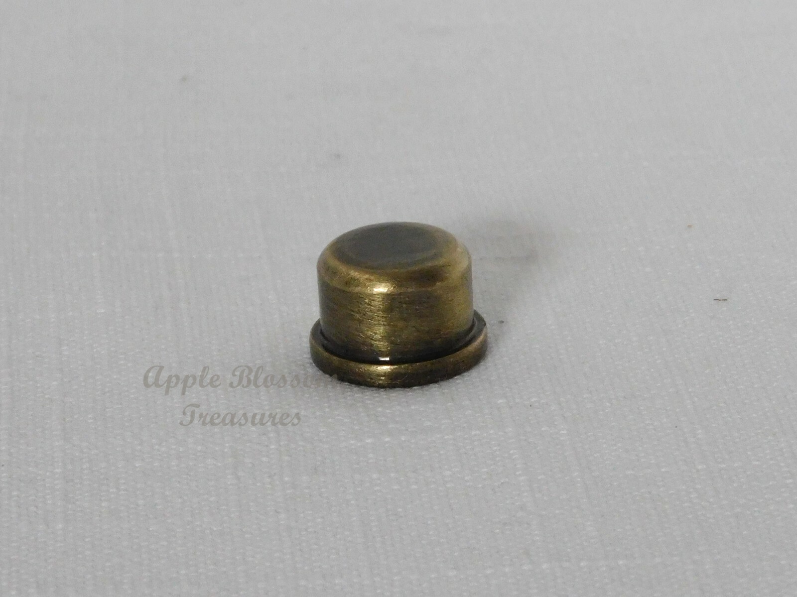 BUTTON ~ STUD STYLE BASIC SMALL LAMP FINIALS ~ 9/16" HIGH ~ NEW