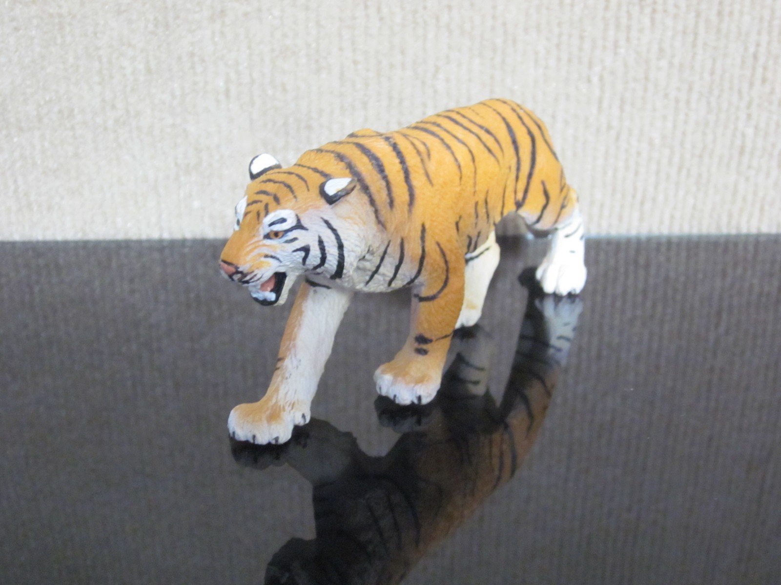 Safari Ltd Adult Bengal Tiger Wildlife Cat Animal Figure Toy Figurine 2006 5"