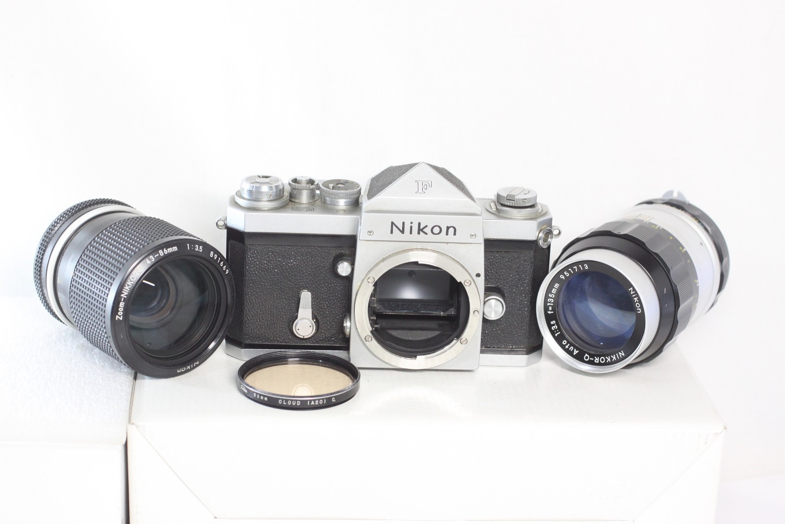 Nikon F Eyelevel Film Camera +Zoom Nikkor 43-86mm F/3.5  Q Auto 135mm F/3.5 Lens