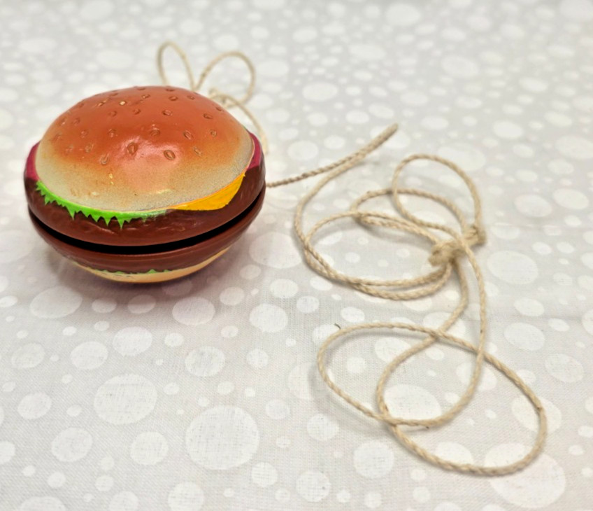 Vintage 1980s Burger Cheeseburger The radical Yo-Yo Gunther Spectra star. YOS