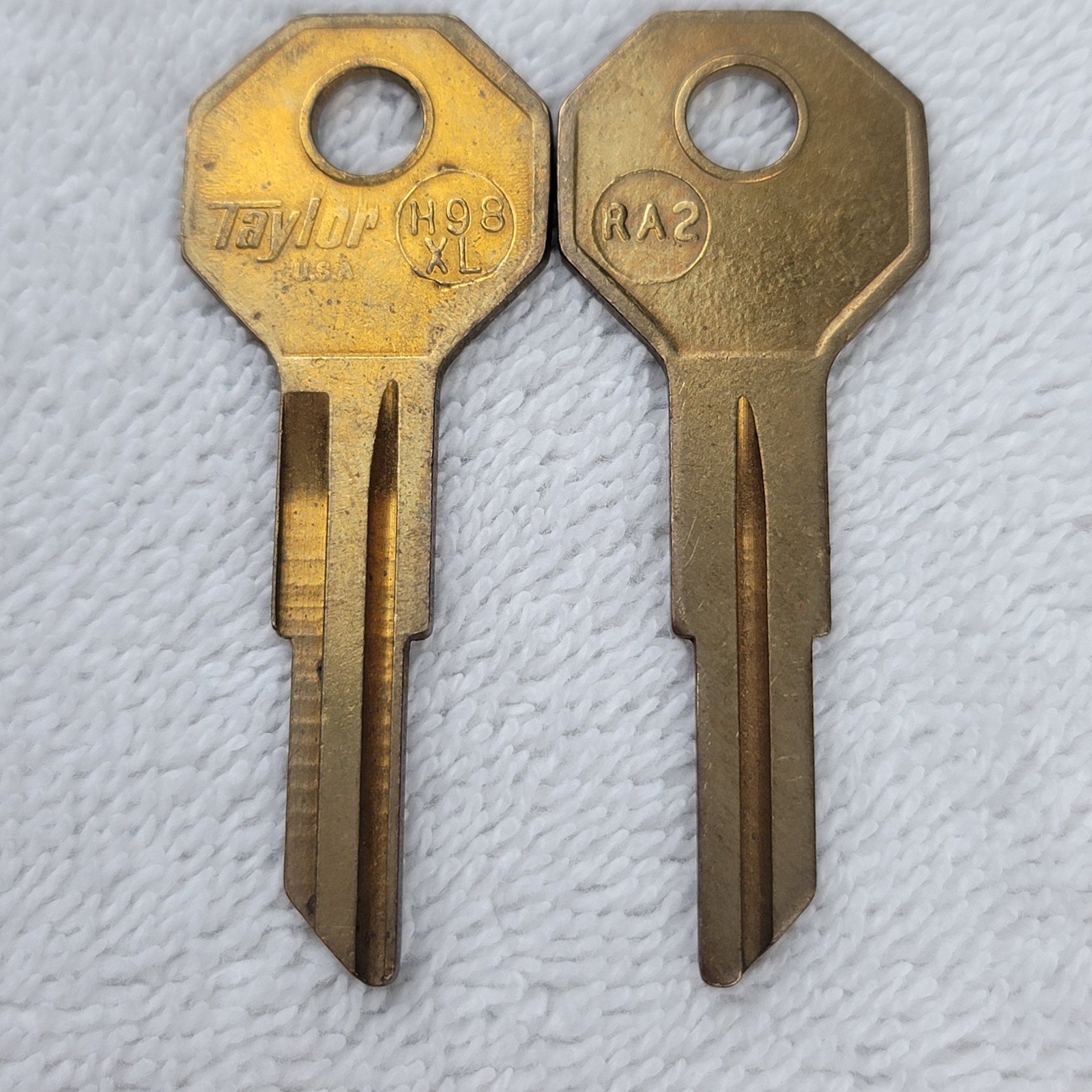 Taylor H98XL Key Blanks RA2 Lot of 2 New Old Stock
