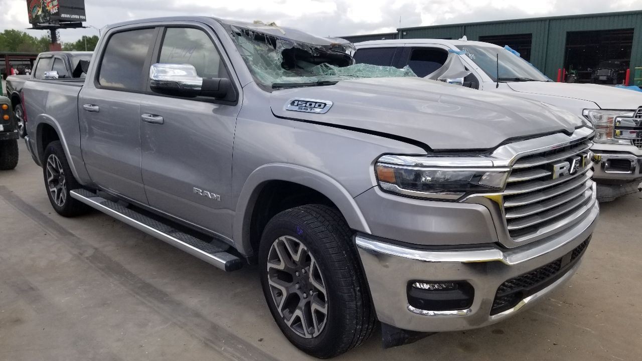 25 DODGE RAM 1500 LARAMIE 3.0L LOWER AIR SHUTTER