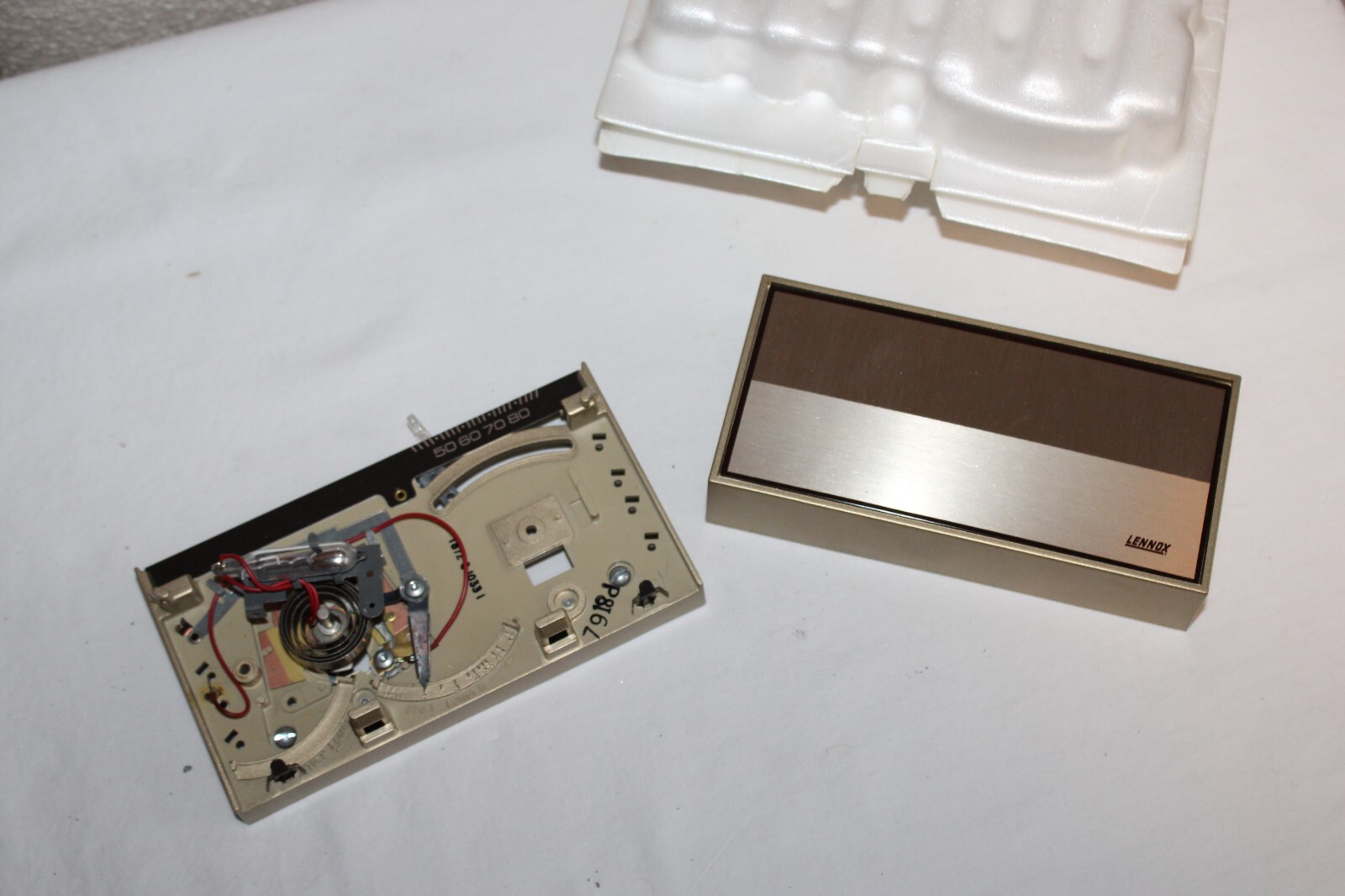 NOS LENNOX T872Q-1033 Thermostat Honeywell