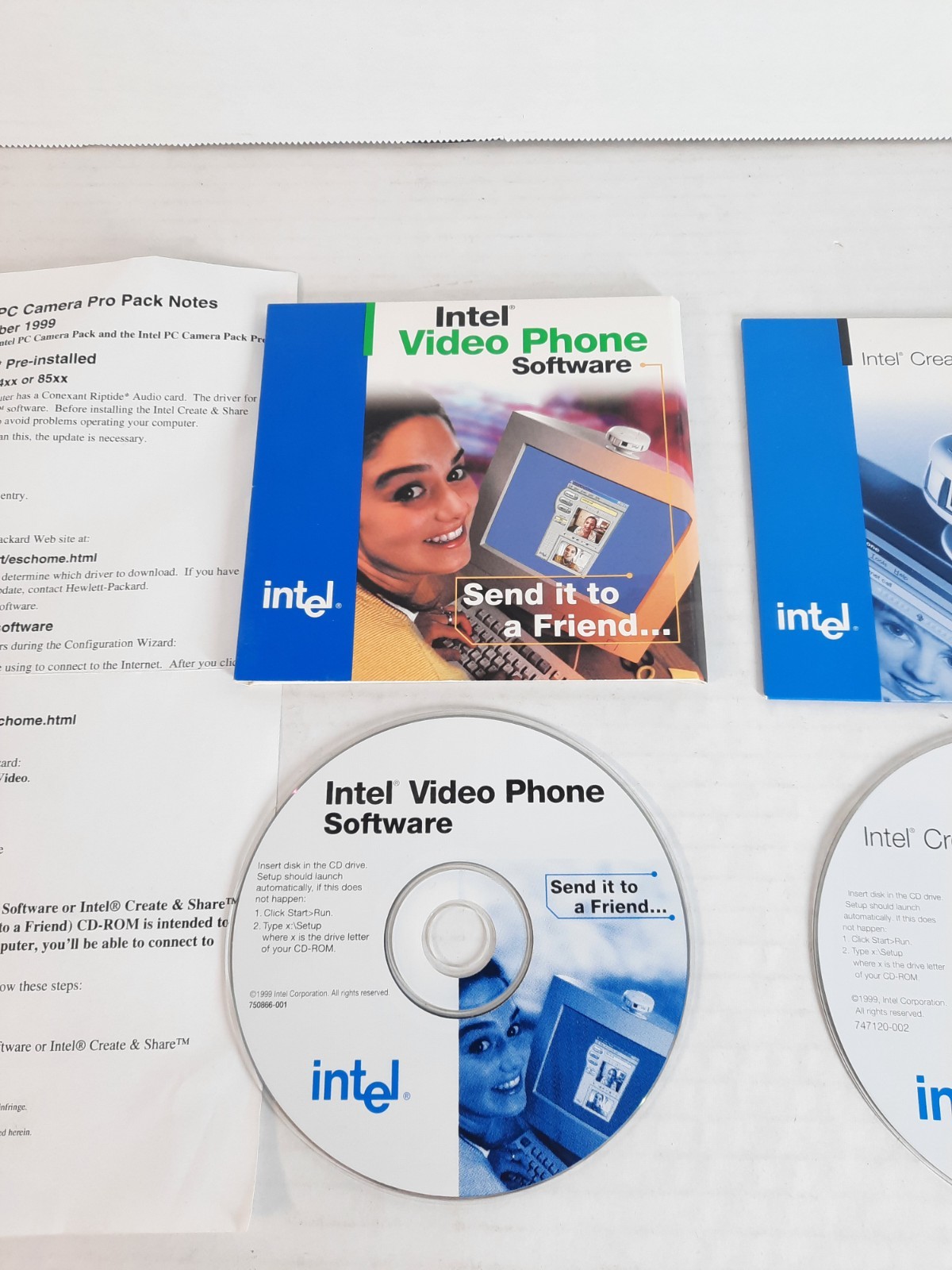 Intel PC Camera Pack CS330 With CD, Video Phone Software, Instructions
