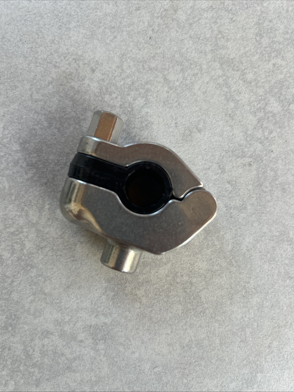 Behringer CHT-PS-050-T Threaded Mount Hanger 3/8”