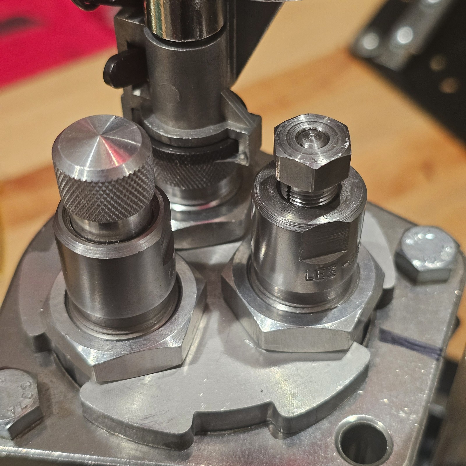 LEE PRECISION PRO 1000 380, 223, 300acc Progressive Reloading Press (NEW STYLE)