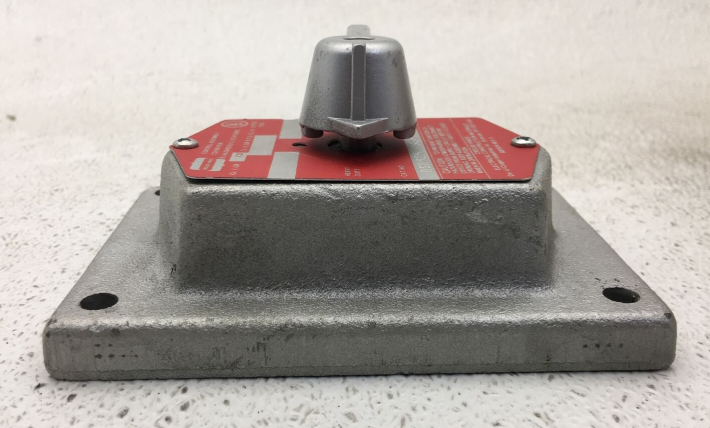 DSD925 S697 CROUSE HINDS 3 POS 2 CIRCUIT SELECTOR SWITCH EXPLOSIONPROOF COVER