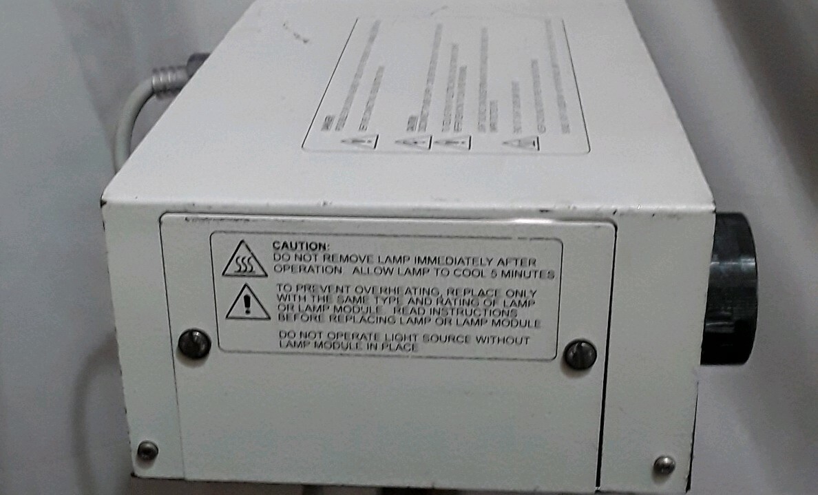DVI DVI2K Daylite Xenon Universal Fiber Optic Surgical Light Source