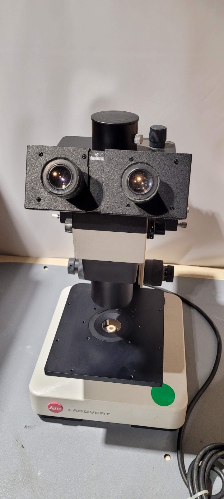 Leitz Labovert Inverted Microscope w/ 4 x Objectives