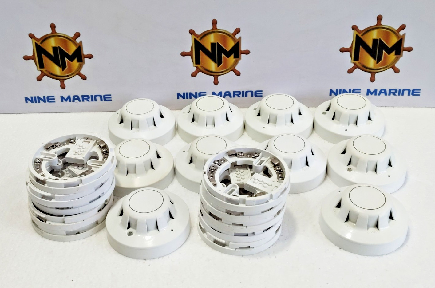 LOT OF 10 APOLLO XP95 55000-600 APO OPTICAL SMOKE DETECTOR WITH BASE