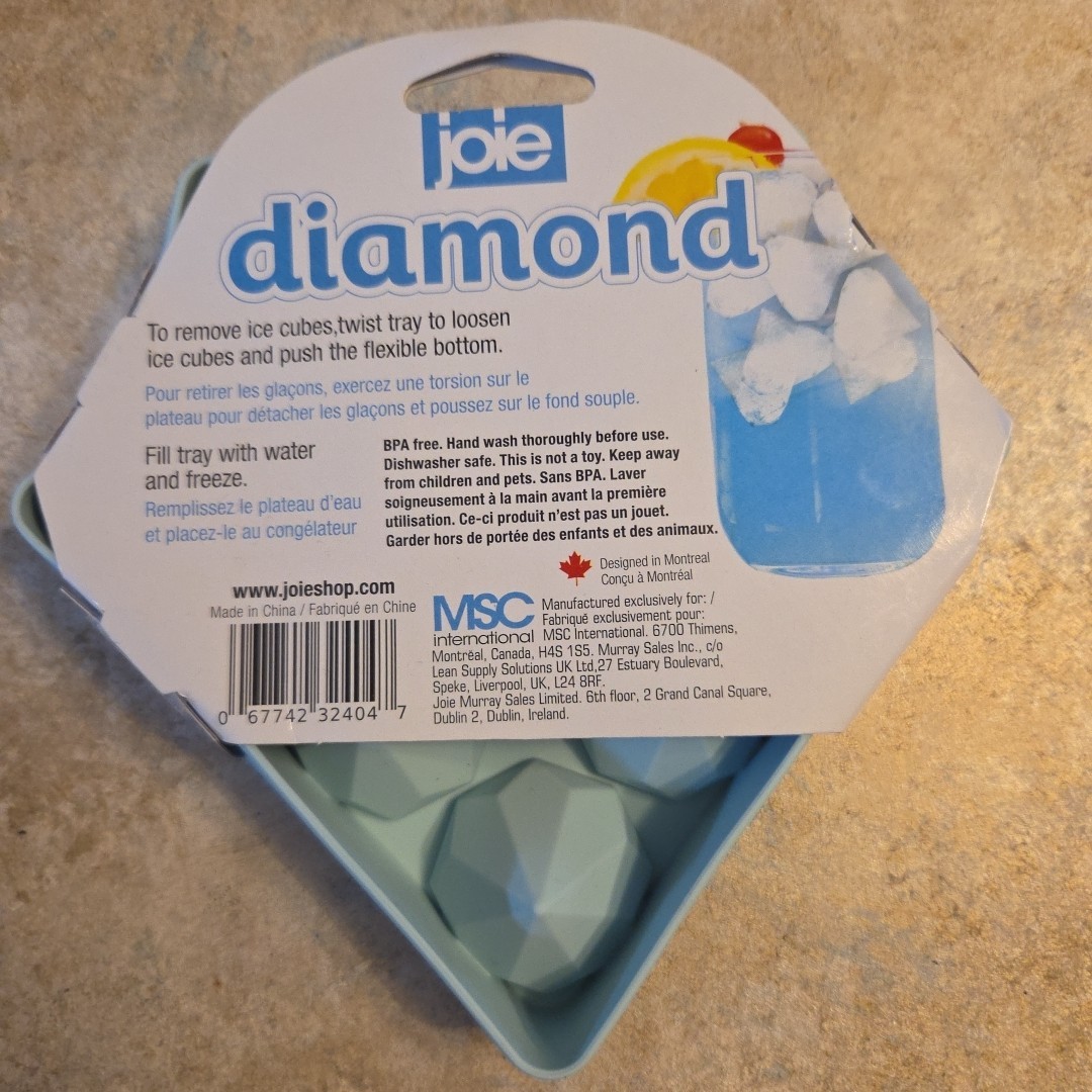 Diamond Shaped Ice Cube Tray with Lid Silicone Blue NEW
