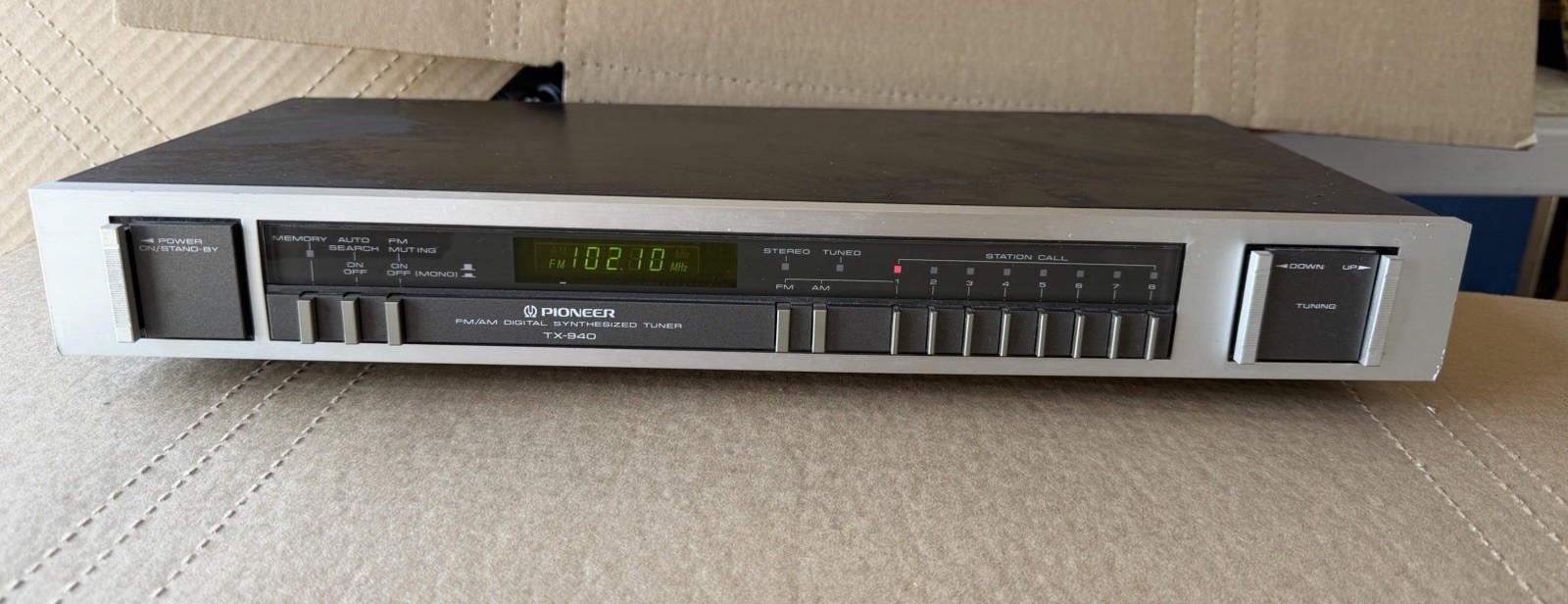 Vintage Pioneer TX-940 FM/AM Digital Synthesized Tuner Silver Tested & Working!