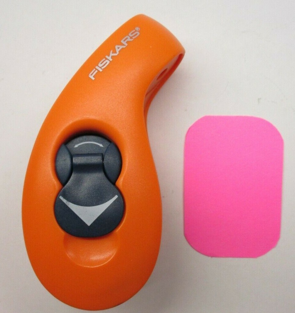 Fiskars Twist and Flip 2 in 1 Corner Rounder Punch