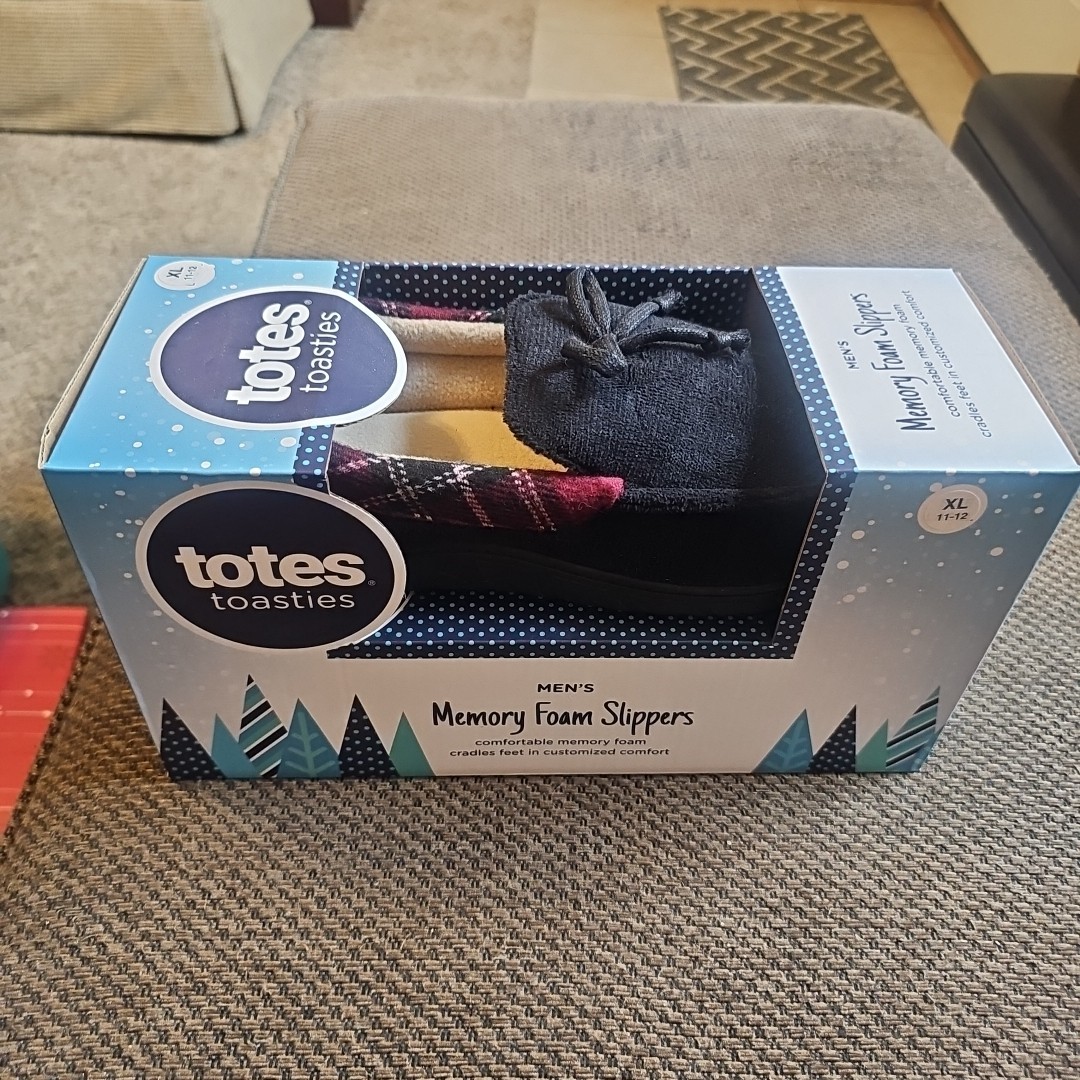 NIB Totes Toasties Men's Memory Foam Slippers Slip On Plaid Black XL 11-12