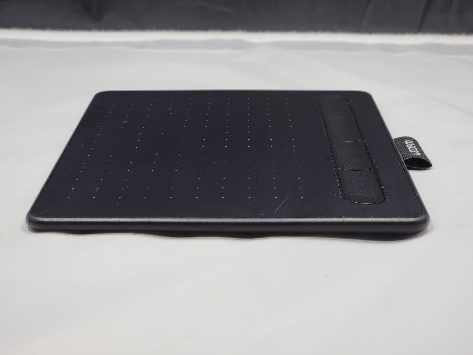 Wacom CTL4100 Graphics Tablet with Pen, Wired USB Connectivity & Cable