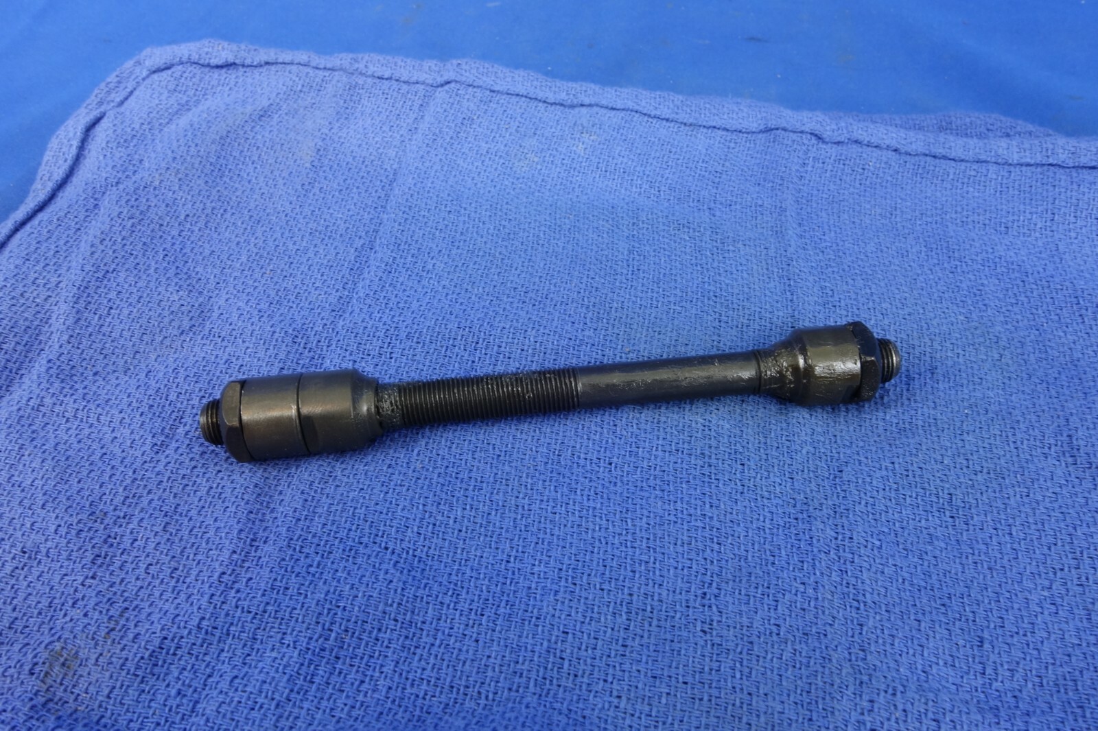 New Shimano Rear QR Axle for 135mm Drop-outs w/ Cones & nuts Y3CE98020 Y3CC11000