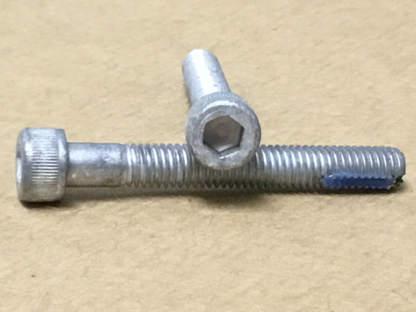LONG-LOK ~  LL22U02J24 ~  SOCKET HEAD CAP SCREW   NSN# 5305-00-275-1362 (2PCS)