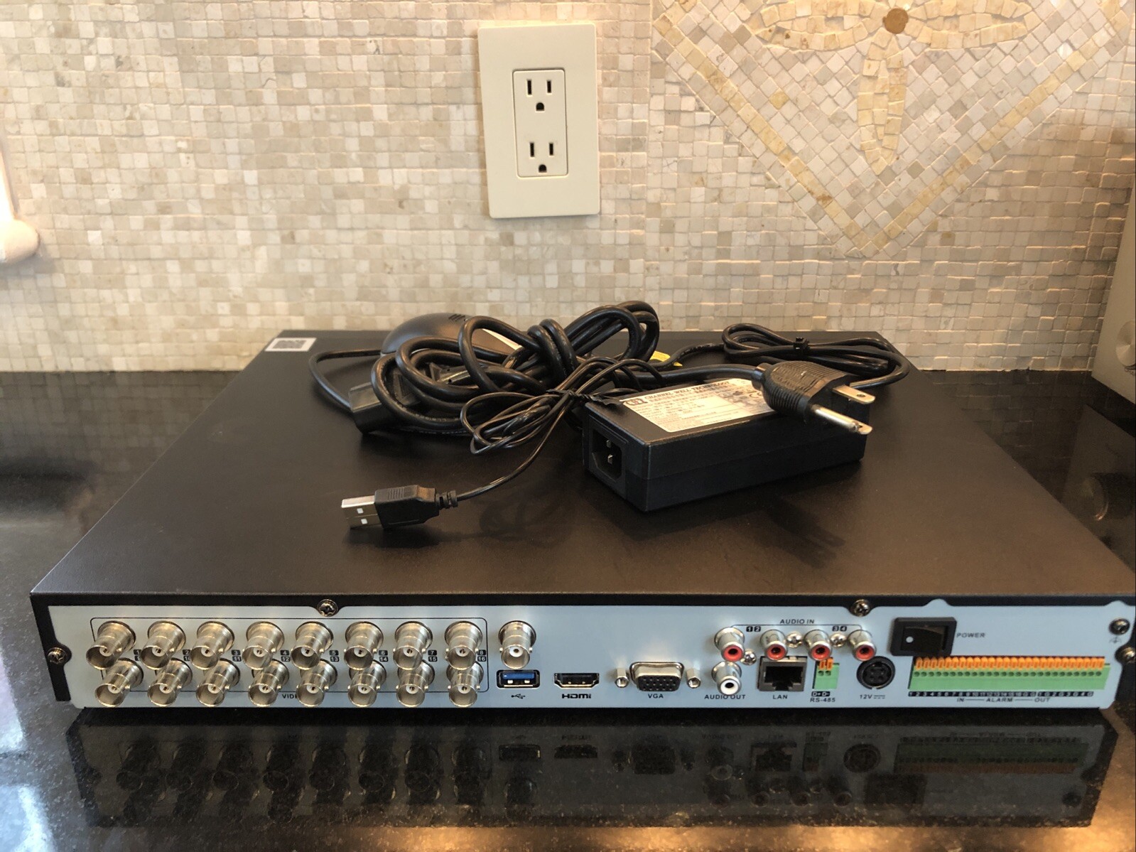 LTS LTN8704Q-P4