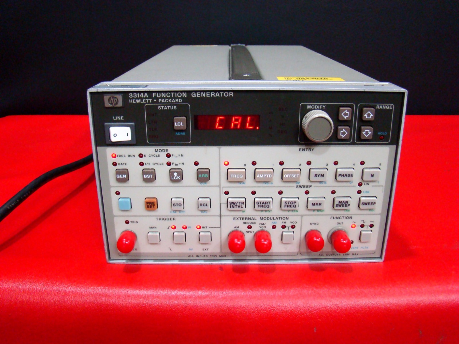 HP 3314A FUNCTION GENERATOR - 20 MHZ - TESTED Actual pictures