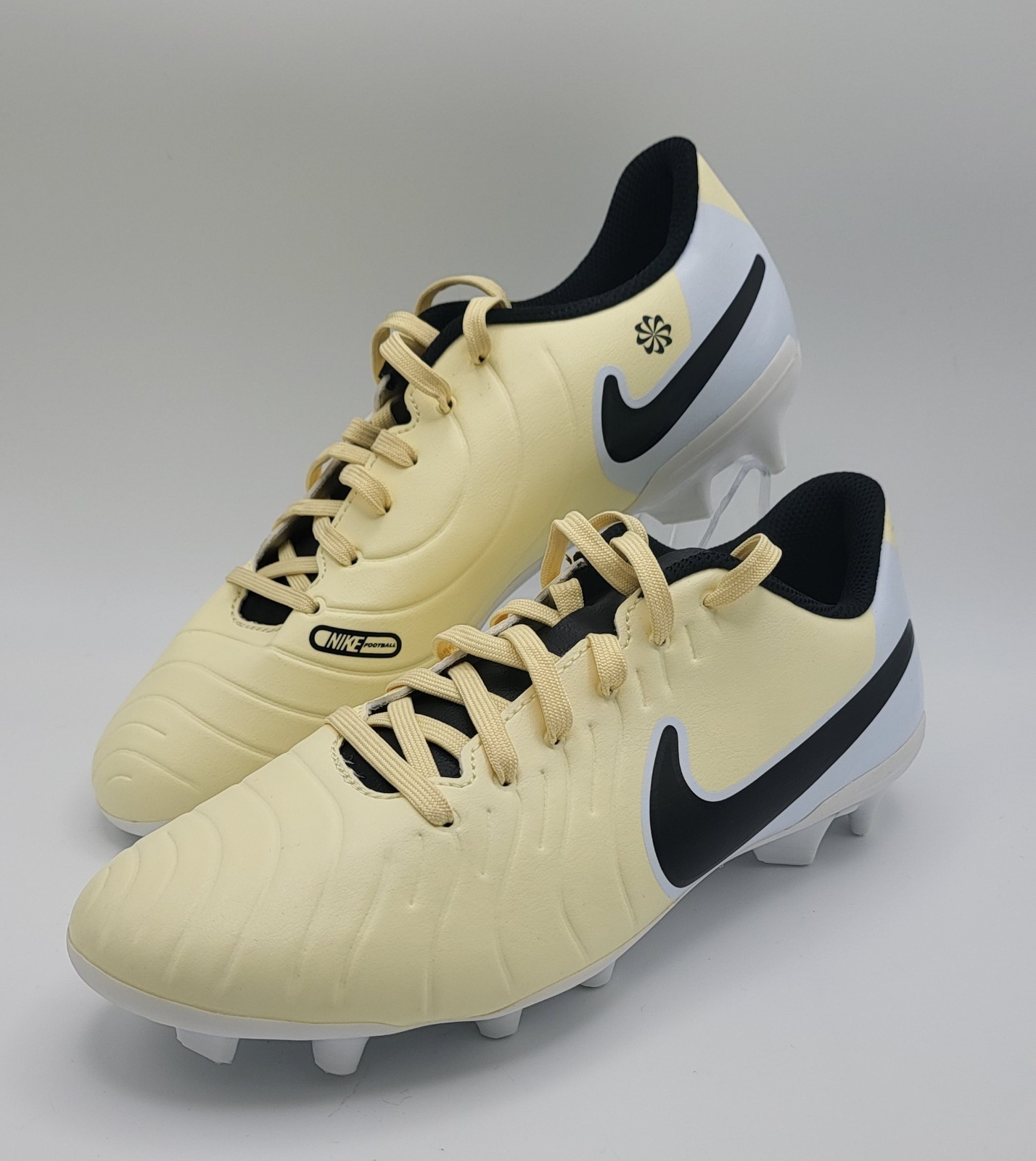 Nike Legend 10 Club FG/MG Men's Size 6 Soccer Cleats Yellow DV4344-700