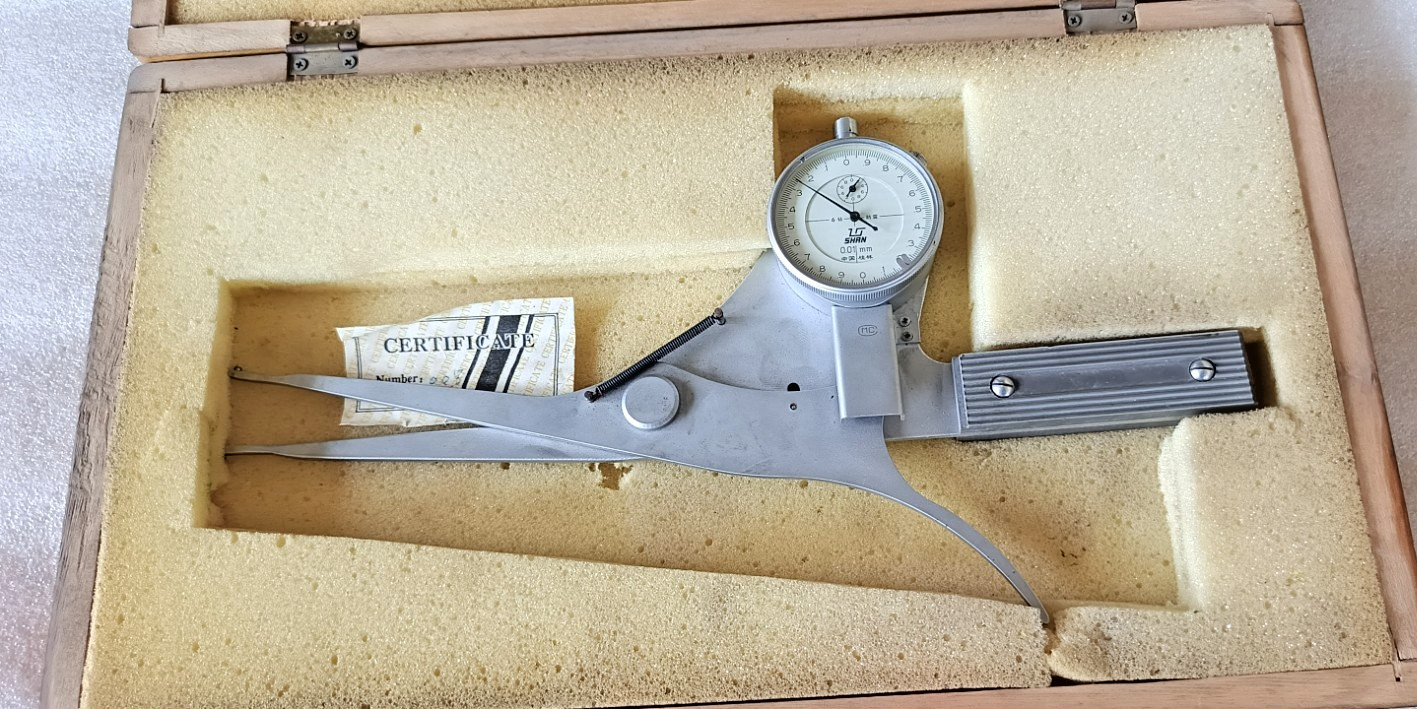LIMIT 2272-0106 SPRING-LOADED INTERNAL DIAL CALIPER GAUGE, RANGE 10-30 MM.