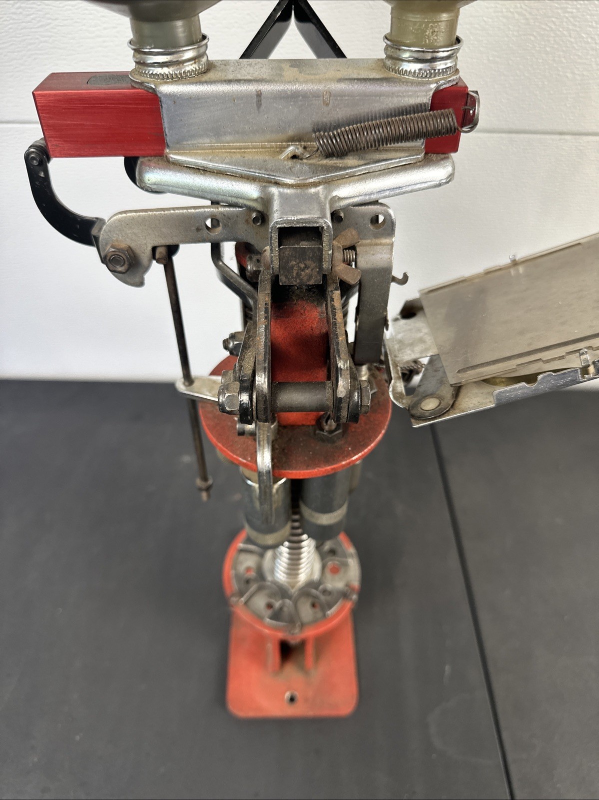 Mec 650 12 Gauge Progressive Shotshell Reloading Press with E-Z Prime Primer