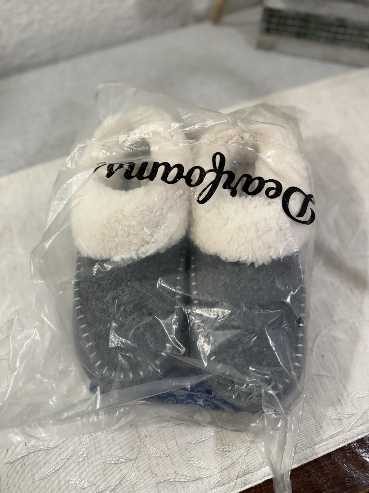 Original Dearfoams Women's Slippers In Light Heather Gray Size L (9-10)