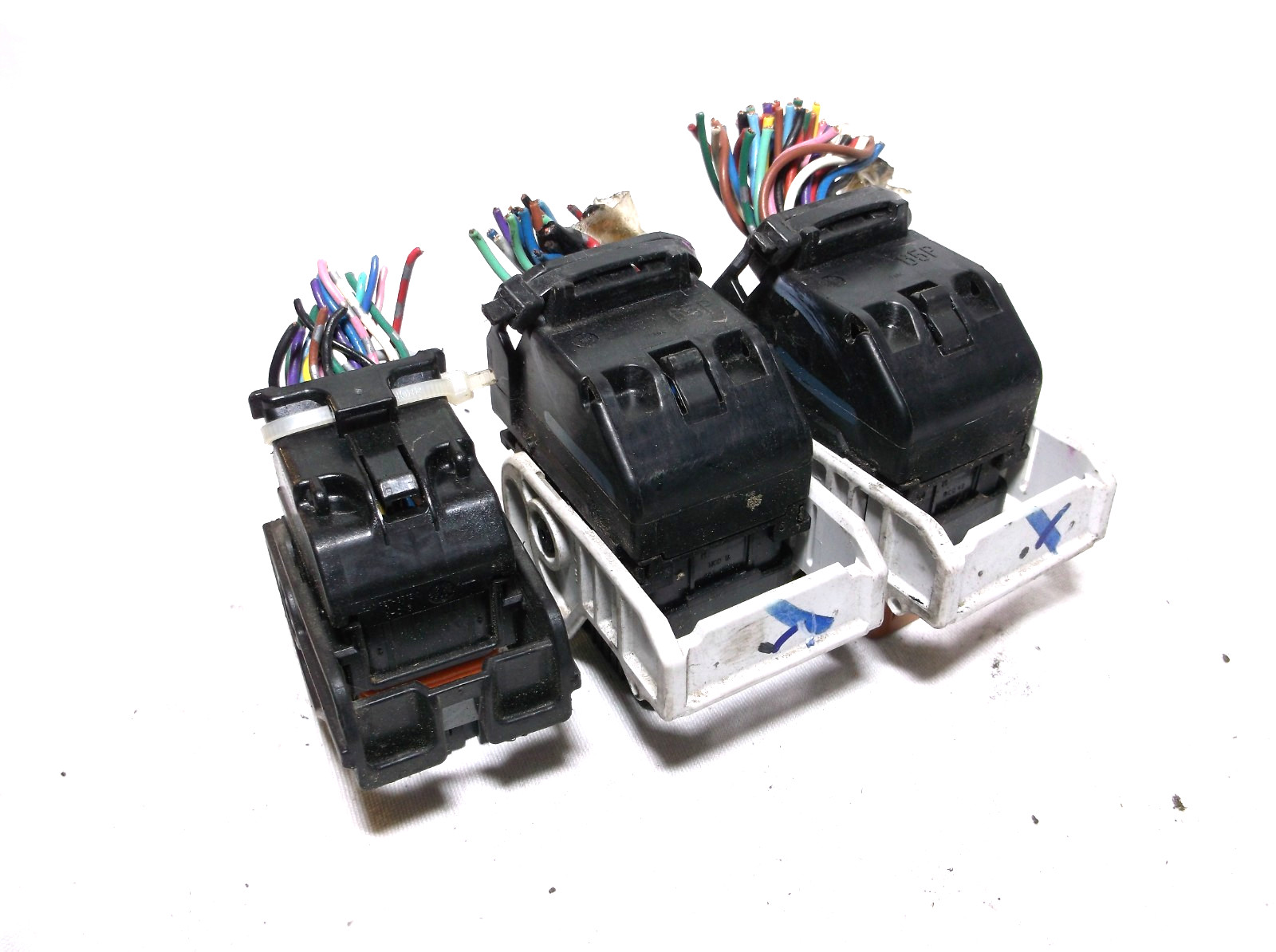 CONNECTORS.WIRES.PLUGS.PIGTAILS  FOR  18-19 NISSAN KICKS 1.6L  / ENGINE COMPUTER
