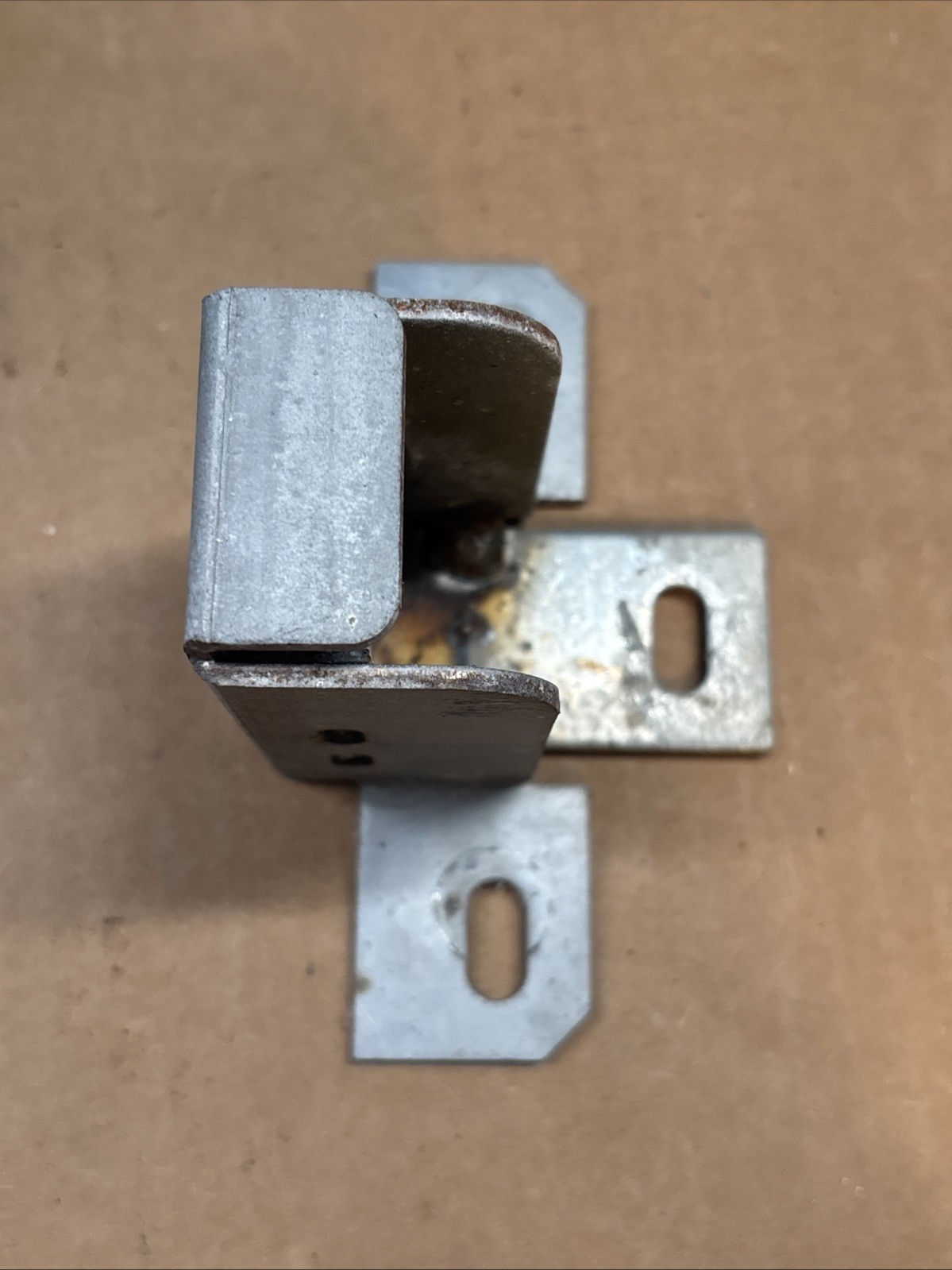 DIXIE NARCO VENDING MACH T HANDLE LOCK NUT ASSEMBLY W/MOUNTING BRACKET