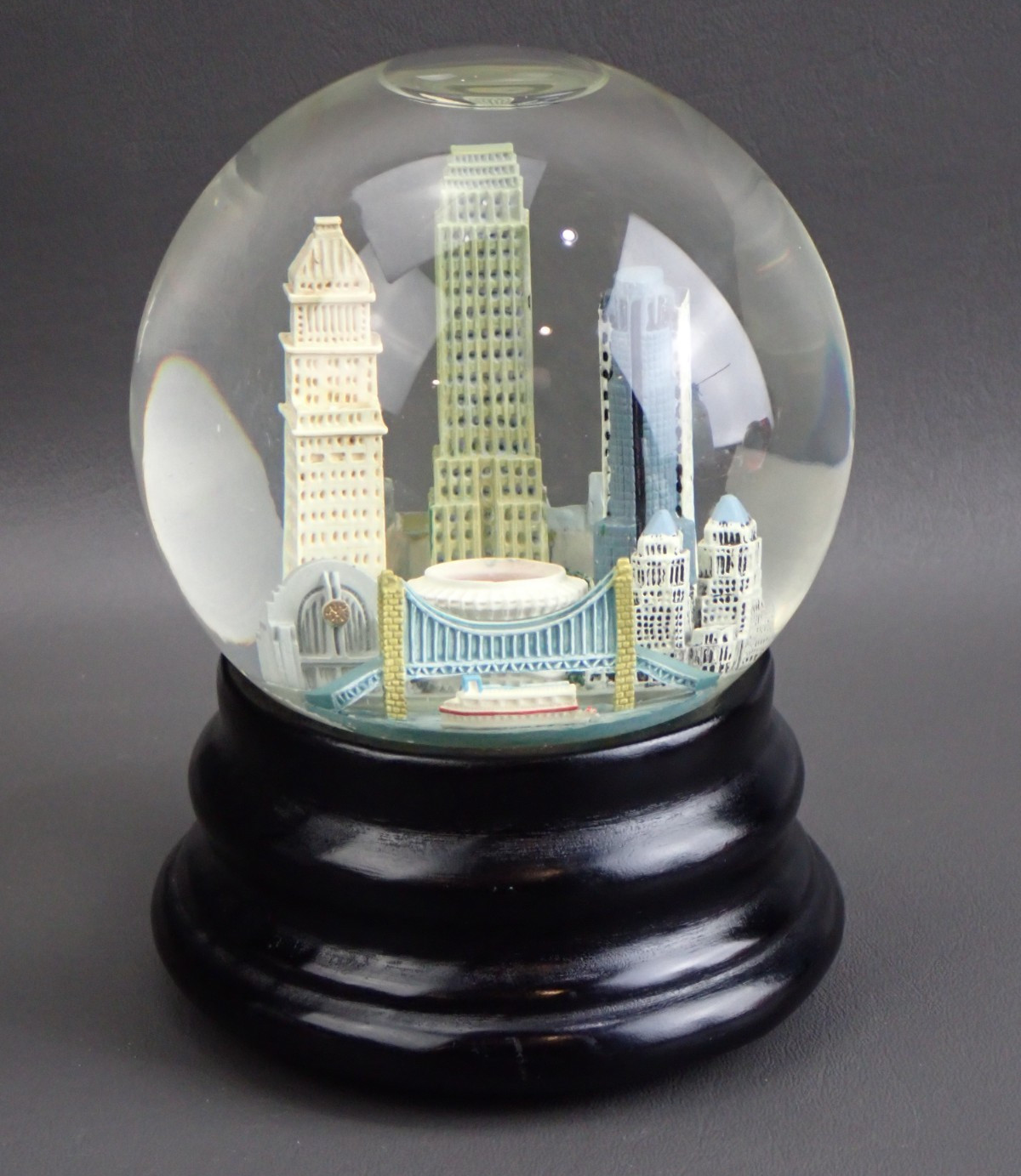 Rare Vintage Saks Fifth Avenue Christmas Musical Snowglobe Cincinnati Ohio HTF