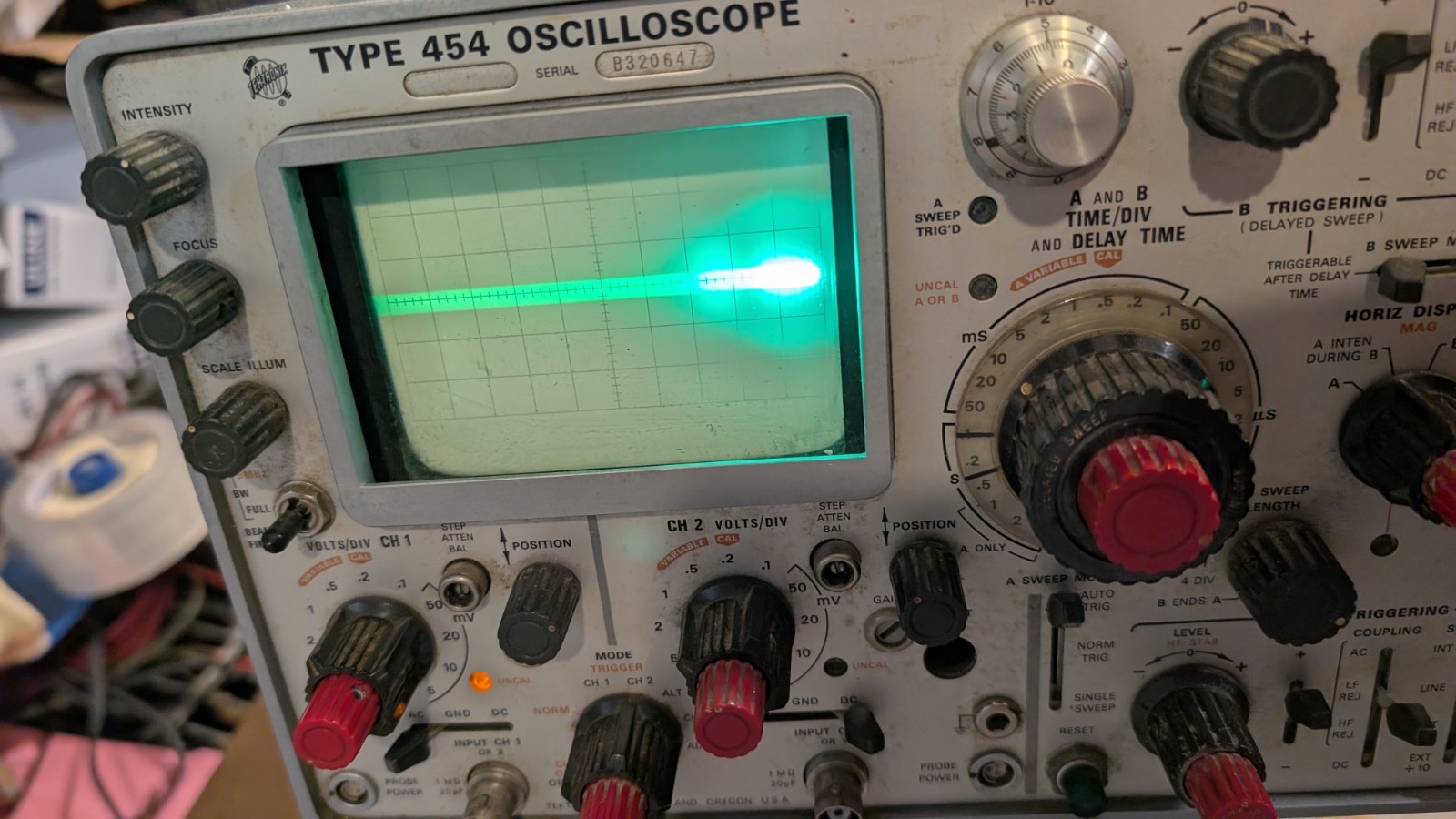 Tektronix Type 454 Oscilloscope powers up, working